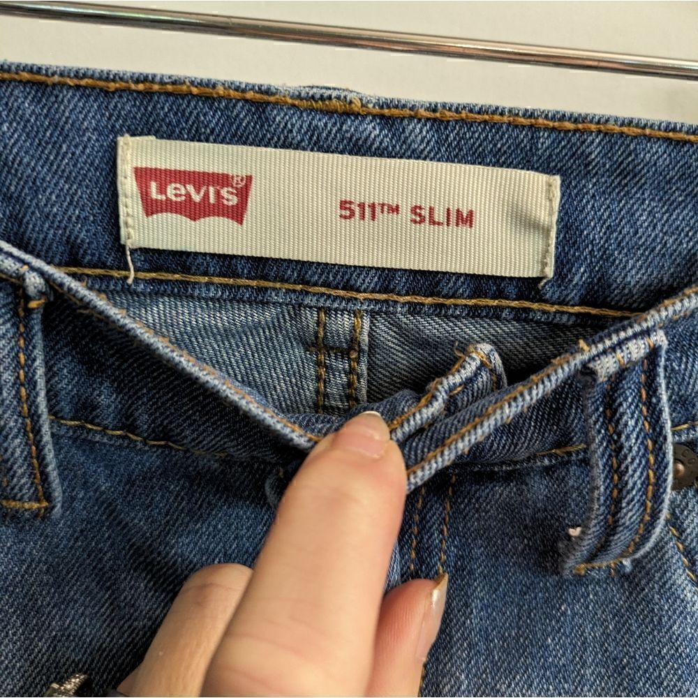 Levi's distressed jeans size 18. 29*29 - Picture 6 of 7